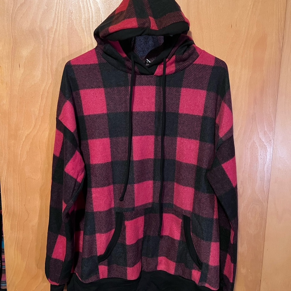 WINTER SALE!!! NWT buffalo plaid hoodie S